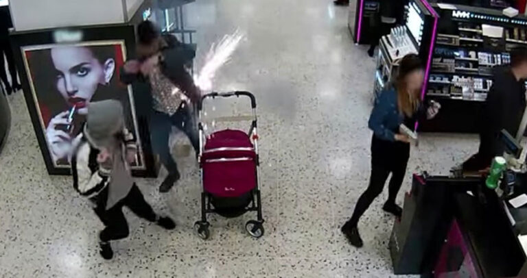 Η στιγμή που ηλεκτρονικό τσιγάρο εκρήγνυται στην τσέπη άνδρα δίπλα σε μωρό.