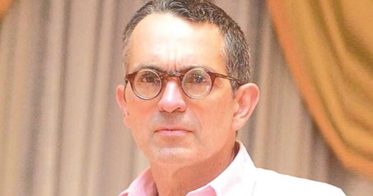 Πολ Kαζαριάν: «Το ύψος του ελληνικού χρέους είναι το ψέμα του αιώνα»