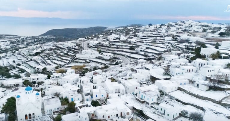 Η Σίφνος ντυμένη στα λευκά μέσα από ένα εναέριο βίντεο