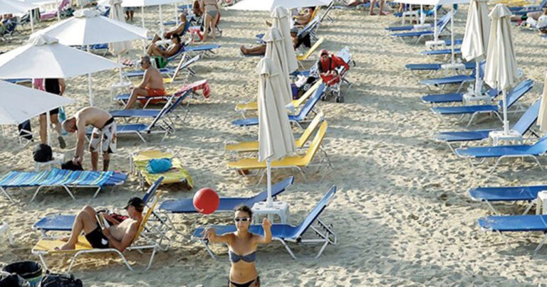 H πρώτη ελληνική εφαρμογή προκράτησης ξαπλώστρας είναι γεγονός