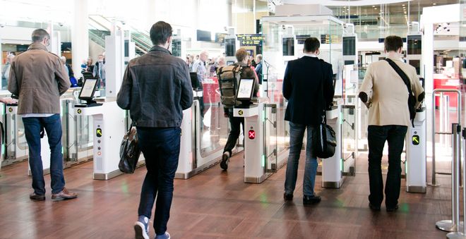 Αυτόματες πύλες ελέγχου των διαβατηρίων στο αεροδρόμιο της Αθήνας 2 231f19e65ab910ea4727fb752251e561
