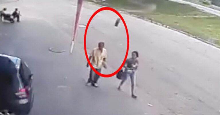 Η εξωφρενική στιγμή που ρόδα αυτοκινήτου χτυπάει στο κεφάλι τυχαία άνθρωπο