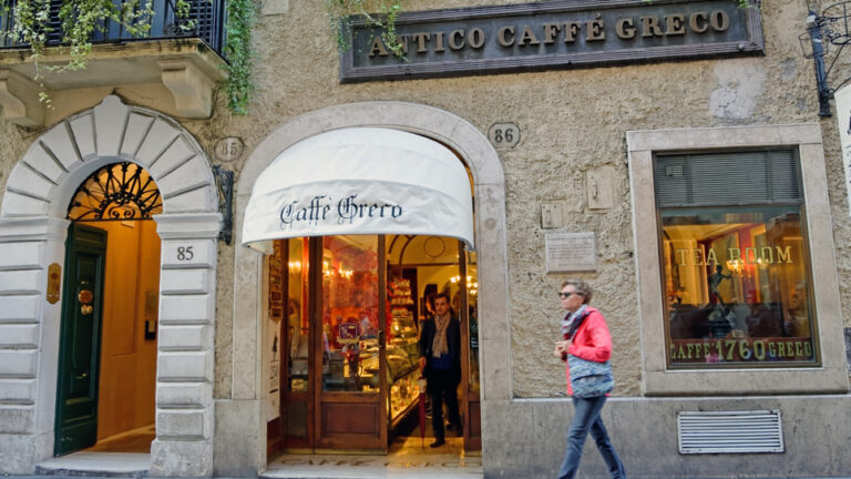 Στο Καφέ Γκρέκο στη Ρώμη θα πιείτε εσπρέσο μαζί με το πνεύμα του Καζανόβα, του Νίτσε, του Ντίκενς