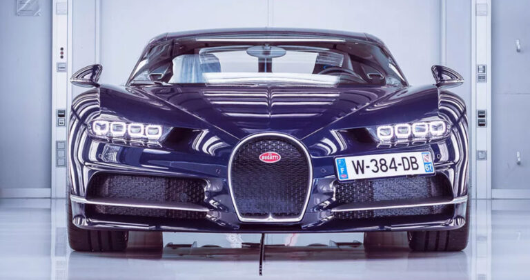 Το εσωτερικό του εργοστασίου της νέας Bugatti μοιάζει με χειρουργείο