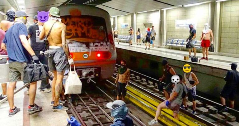 Ξαναχτύπησαν οι Γερμανοί: Έβαψαν κι άλλον συρμό του μετρό στην Αθήνα