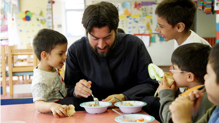 Πρόγραμμα ανάδοχης φροντίδας για τα παιδιά της «Κιβωτού του Κόσμου»