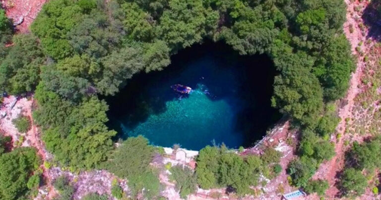 Το συναρπαστικό φυσικό γλυπτό της Κεφαλονιάς