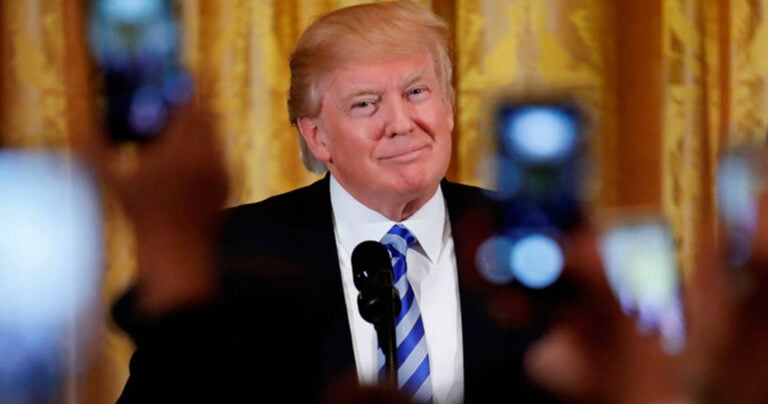 Ντόναλντ Τραμπ: «Αγαπώ τους Έλληνες!» – To μήνυμα του για την 25η Μαρτίου