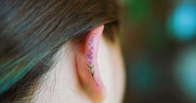 Η νέα παγκόσμια μόδα στα τατουάζ είναι σχήματα πάνω στα αυτιά