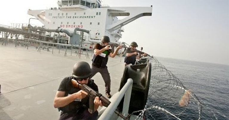 Βίντεο δείχνει θανατηφόρους πυροβολισμούς μεταξύ Σομαλών πειρατών και μισθοφόρων