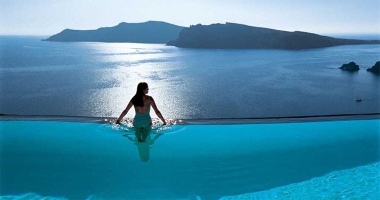 20 υπερπολυτελείς πισίνες που σας επιτρέπουν να κολυμπήσετε στο άπειρο