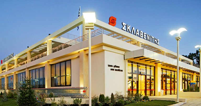 Γιατί τα σούπερ μάρκετ Σκλαβενίτης παραμένουν κλειστά τις εργάσιμες Κυριακές