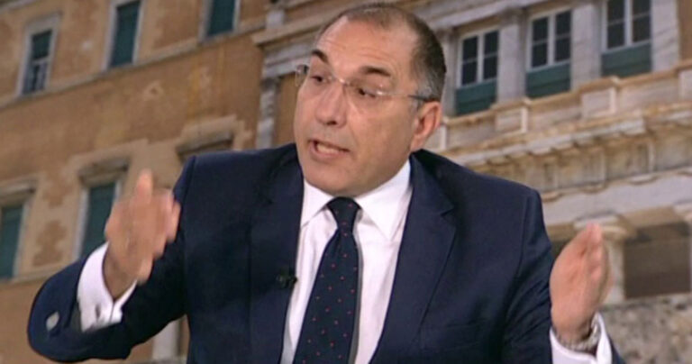 Δ. Καμμένος: «Καλύτερα να παίρνει τα λεφτά το κράτος από τον παππού παρά ο εγγονός»