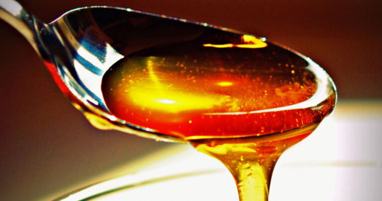 Να γιατί μια κουταλιά μέλι πριν τον ύπνο κάνει θαύματα