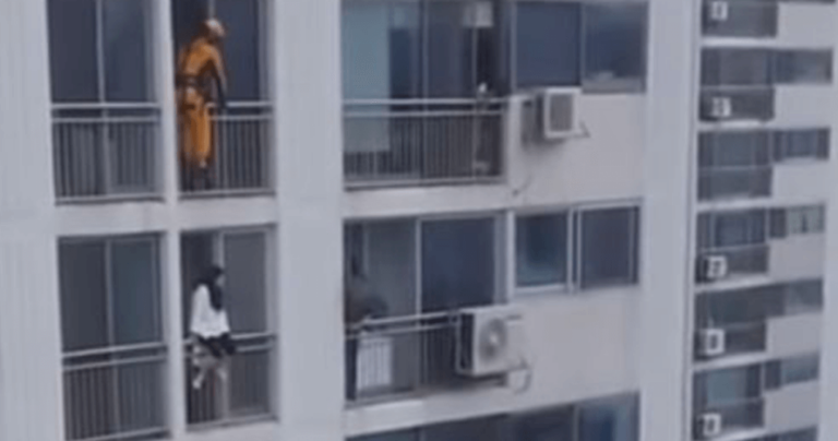 Παρακολουθήστε πως ένας πυροσβέστης έσωσε μια γυναίκα από την αυτοκτονία