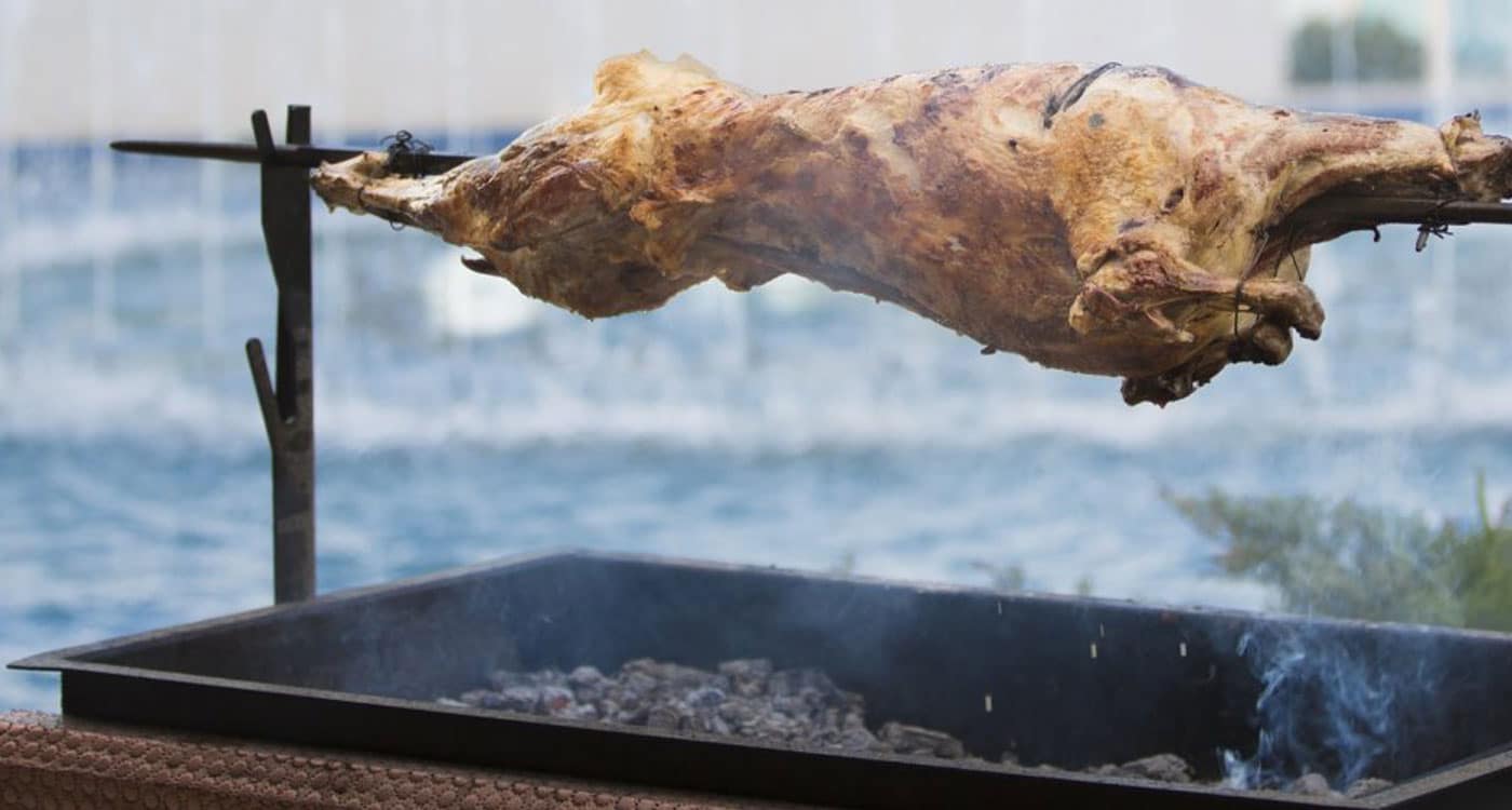 giati souvlizoume arni to pascha ti symvolizei to ethimo