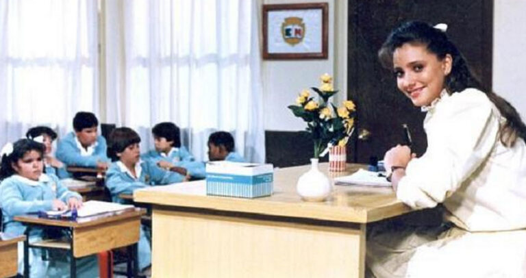 Έτσι είναι σήμερα η δασκάλα του θρυλικού «Καρουζέλ» στα 53 της χρόνια