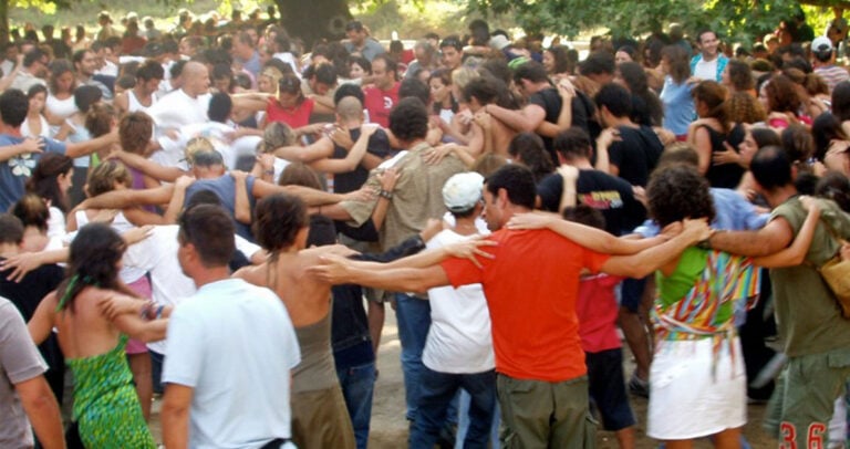 Αν πάτε σε ικαριώτικο πανηγύρι θα θέλετε να χορεύετε για το υπόλοιπο της ζωής σου