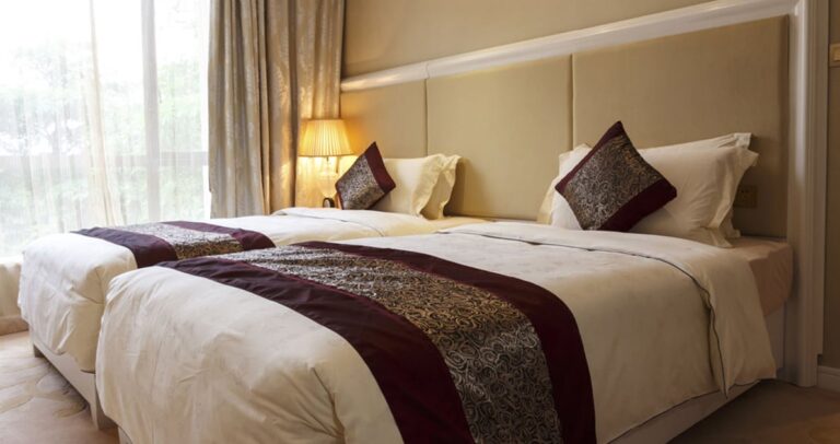 Μήνυσε ξενοδοχείο που δεν της αποκάλυψε το όνομα του άνδρα με τον οποίο πέρασε τρεις νύχτες και απέκτησε παιδί