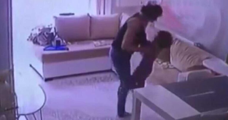 Τουρκάλα νταντά ταρακουνάει και χαστουκίζει με δύναμη νήπιο