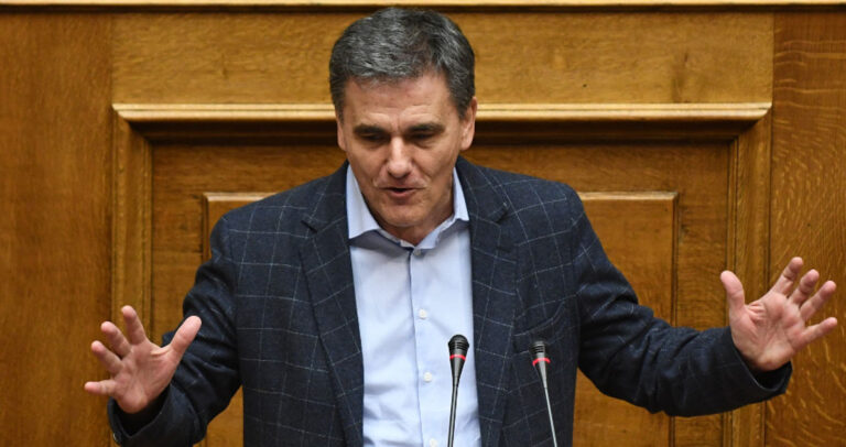 Τσακαλώτος: «Είμαστε μόνοι μας τέτοια ώρα 9 στους 10 βλέπουν Survivor»