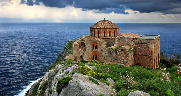 Υπάρχει ένας βυζαντινός ναός στην Μονεμβασιά με απαράμιλλη θέα