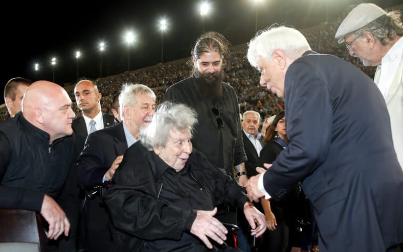 Ο Μίκης Θεοδωράκης στο Καλλιμάρμαρο στη συναυλία προς τιμήν του 8 0a840623002df78aab43c4b2a02a280b