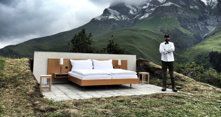 Υπάρχει ένα ξενοδοχείο χωρίς οροφή και χωρίς τοίχους