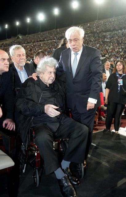 Ο Μίκης Θεοδωράκης στο Καλλιμάρμαρο στη συναυλία προς τιμήν του 12 3d11a5f661e39e20b133c1290ffd1820