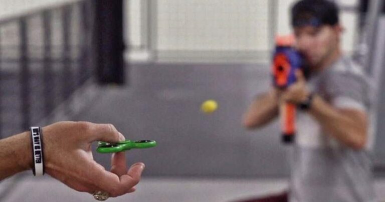 Μία συλλογή με τα καλύτερα κόλπα που έγιναν με fidget spinner