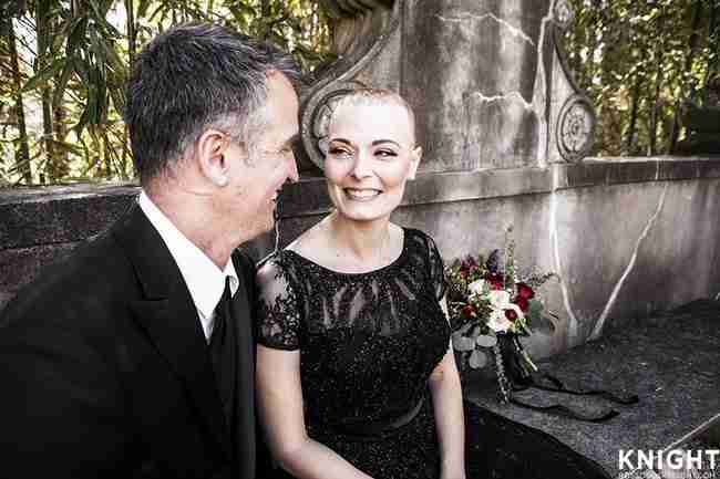 Για να γιορτάσει το τέλος των χημειοθεραπειών της ο σύζυγός της βρήκε τον τρόπο να της χαρίσει 500 τριαντάφυλλα
