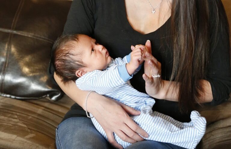 Απαγορεύεται η απόλυση εγκύου ή μητέρας ακόμη και αν έχει άκυρη σύμβαση