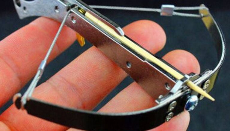 Πέρασε η μόδα των σπίνερ και τώρα έρχονται τα τόξα με οδοντογλυφίδες