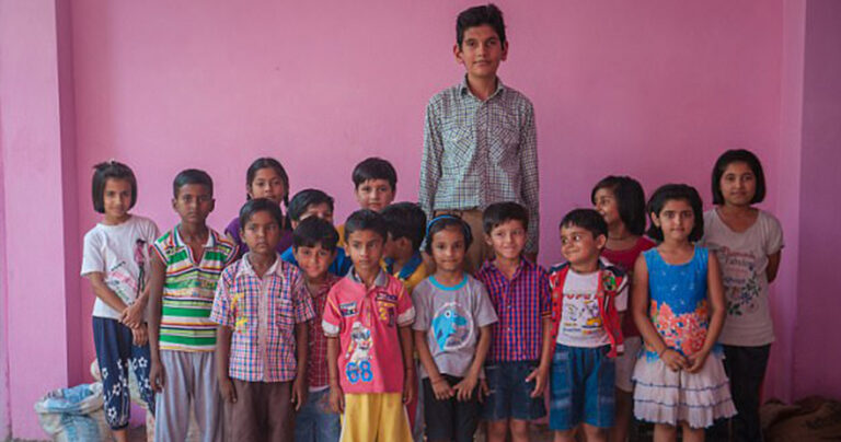 Ο πιο ψηλός 8χρονος του κόσμου ζει στην Ινδία και έχει ύψος 1,98