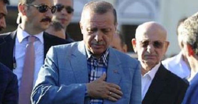 Κατέρρευσε το πρωί ο Ερντογάν μέσα σε τζαμί – Τι συμβαίνει με την υγεία του