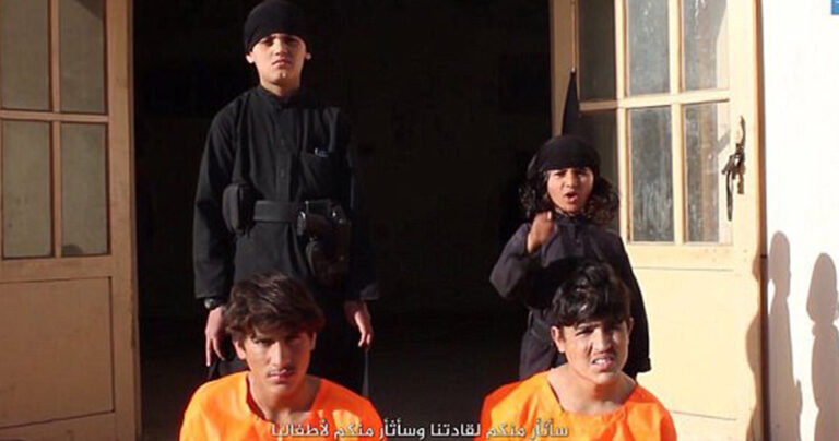 Σάλος με βίντεο τζιχαντιστών όπου ανήλικα παιδιά εκτελούν εν ψυχρώ αιχμαλώτους