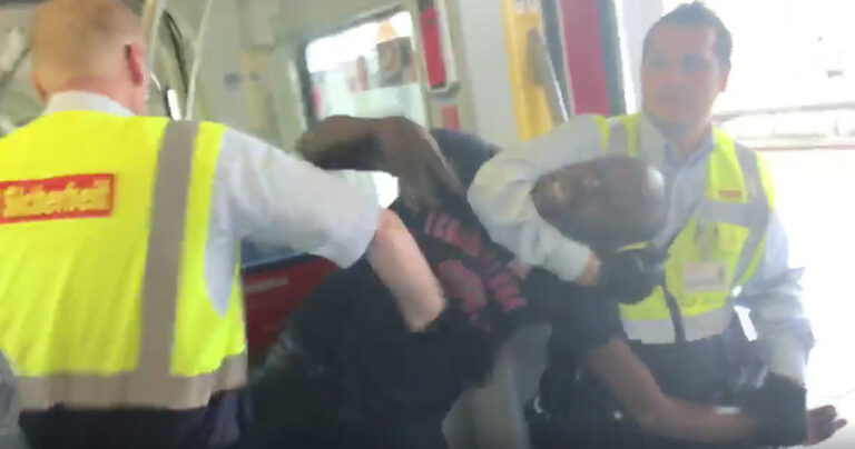 Ελεγκτές μετρό στην Γερμανία κόντεψαν να πνίξουν επιβάτη που δεν είχε εισιτήριο