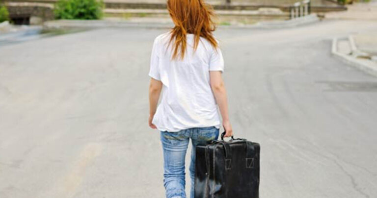 Θέλω να αφήσω τον άντρα μου και τα παιδιά μου για τον φίλο μου. Θα μπορέσει όμως να τα μεγαλώσει μόνος;