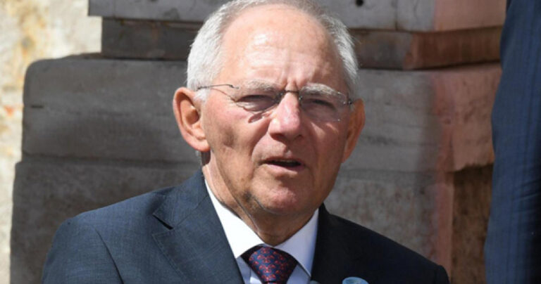 Σόιμπλε: «Ελπίζω οι Βρετανοί να συνειδητοποιήσουν το λάθος τους με το Brexit»