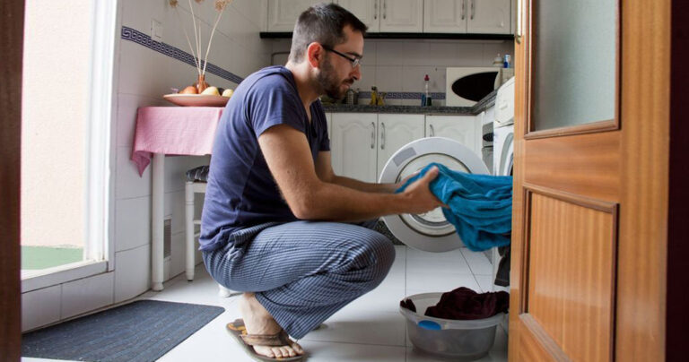 «Δεν βοηθάω τη γυναίκα μου γιατί δεν με συγχαίρει»