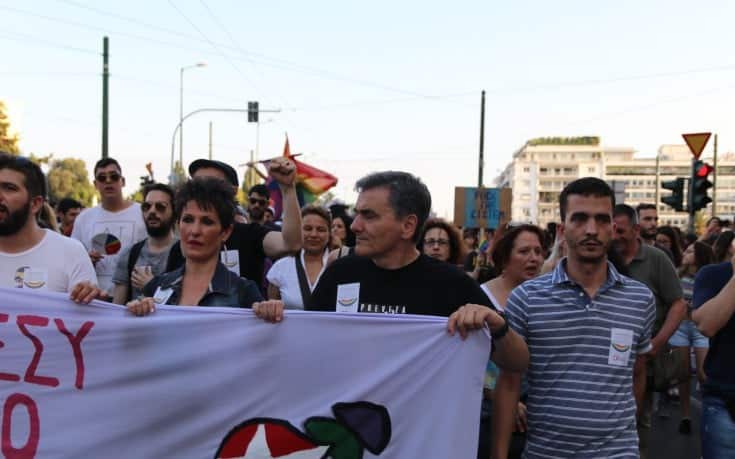 Ο Τσακαλώτος πρώτος στο μπλοκ του ΣΥΡΙΖΑ στο Athens Pride