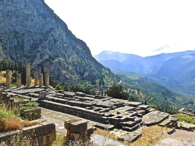 Τι υπάρχει κάτω από το μαντείο των Δελφών 3 d3a9c55aa03aec493d3737fe27db9dd5