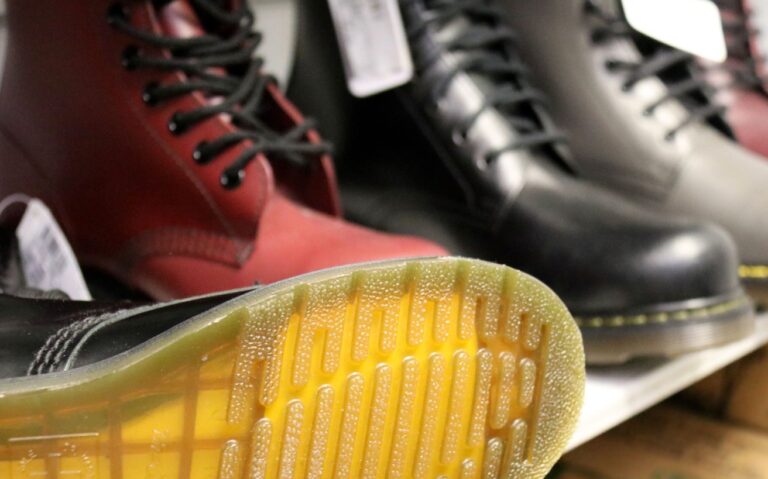 Μια ωδή στις γκέτα στις Dr Martens τα φλάιτ και την «αλητεία» της δεκαετίας του ’90