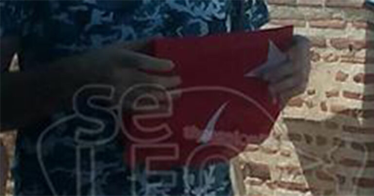 Τούρκοι επιχείρησαν να κρεμάσουν την τουρκική σημαία στο Λευκό Πύργο