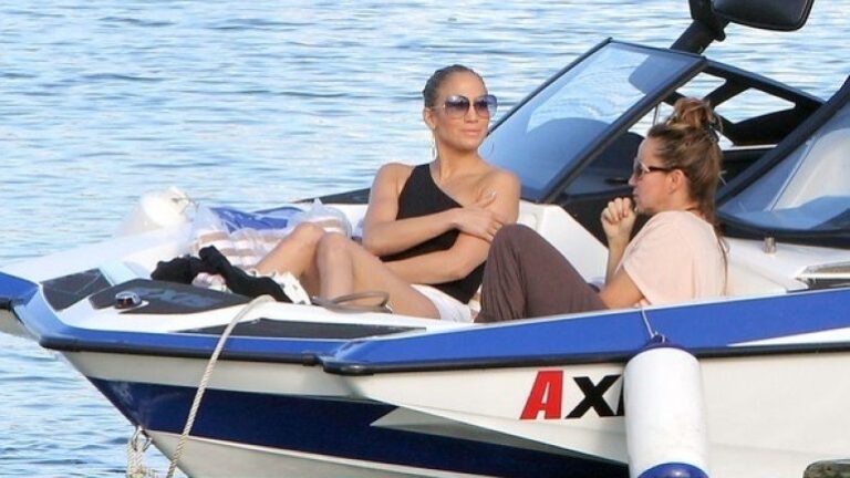 Η Τζένιφερ Λόπεζ βρίσκεται για διακοπές στο Λουτρό Χανίων