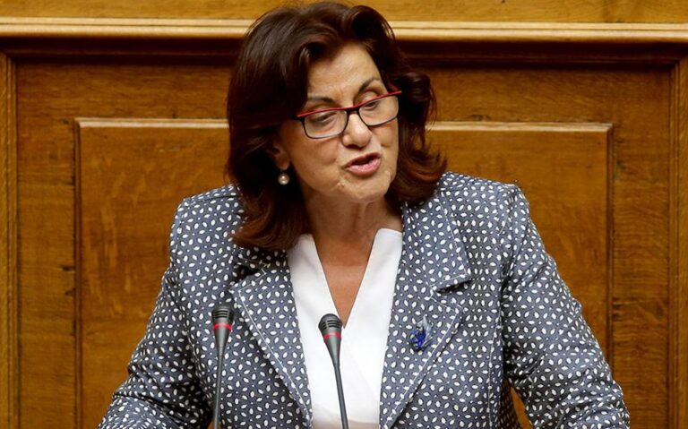 Φωτίου: «Δυστυχώς θα μείνουν παραπάνω από 15.000 παιδιά εκτός βρεφονηπιακών σταθμών»