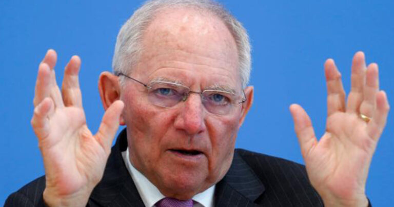 Σόιμπλε: «Δεν κόβω εγώ τις συντάξεις των Ελλήνων»