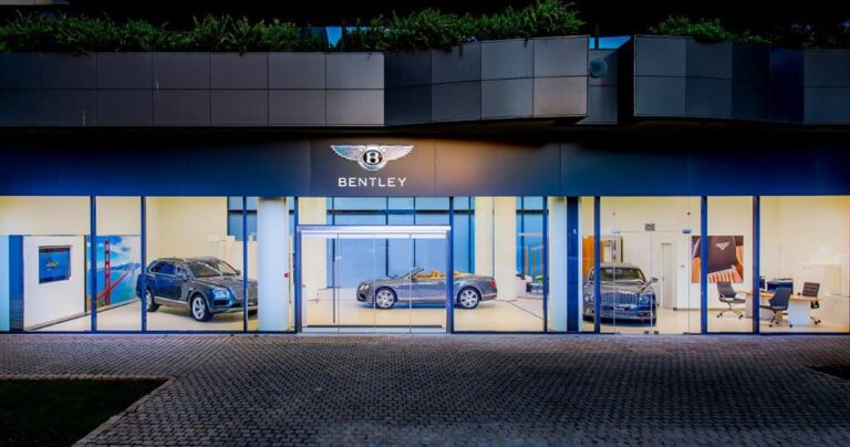 Μόλις άνοιξε η νέα αντιπροσωπεία της Bentley στην Αθήνα