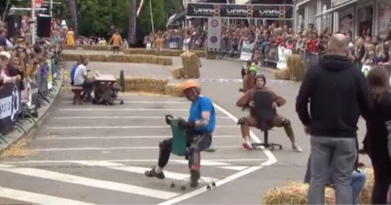 Ελβετοί «έτρεξαν» σε διαγωνισμό με τις καρέκλες γραφείου τους