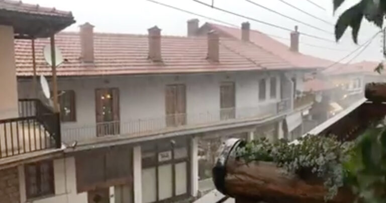 Άσπρισε το Μέτσοβο από τα έντονα καιρικά φαινόμενα